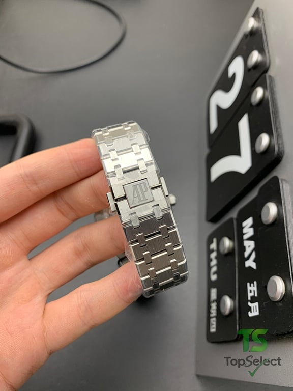 Audemars Piguet Royal Oak 15500 Black Dial - 3