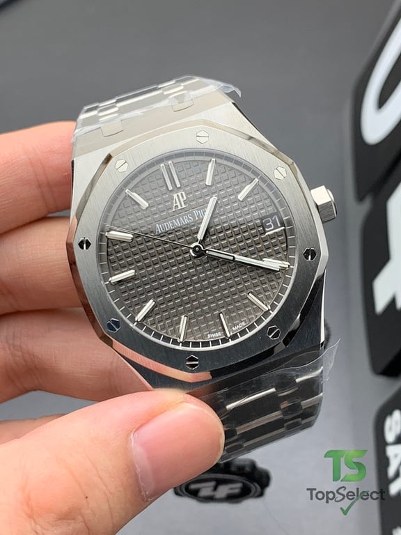 Audemars Piguet Royal Oak 15500 Grey Dial - 6