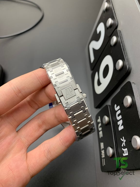 Audemars Piguet Royal Oak 15202 Blue Dial - 2