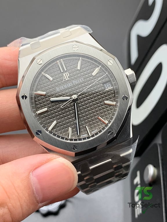 Audemars Piguet Royal Oak 15500 Grey Dial - 5