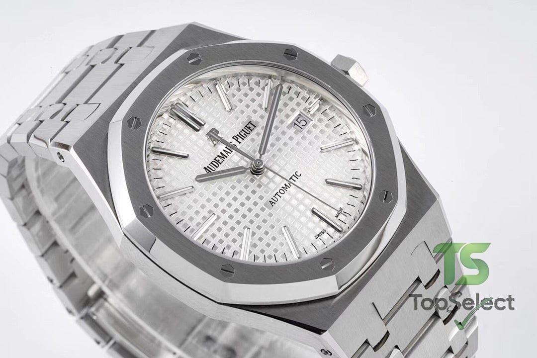 Audemars Piguet Royal Oak 15400 Silver Dial - 6