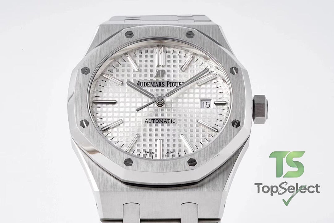 Audemars Piguet Royal Oak 15400 Silver Dial - 9