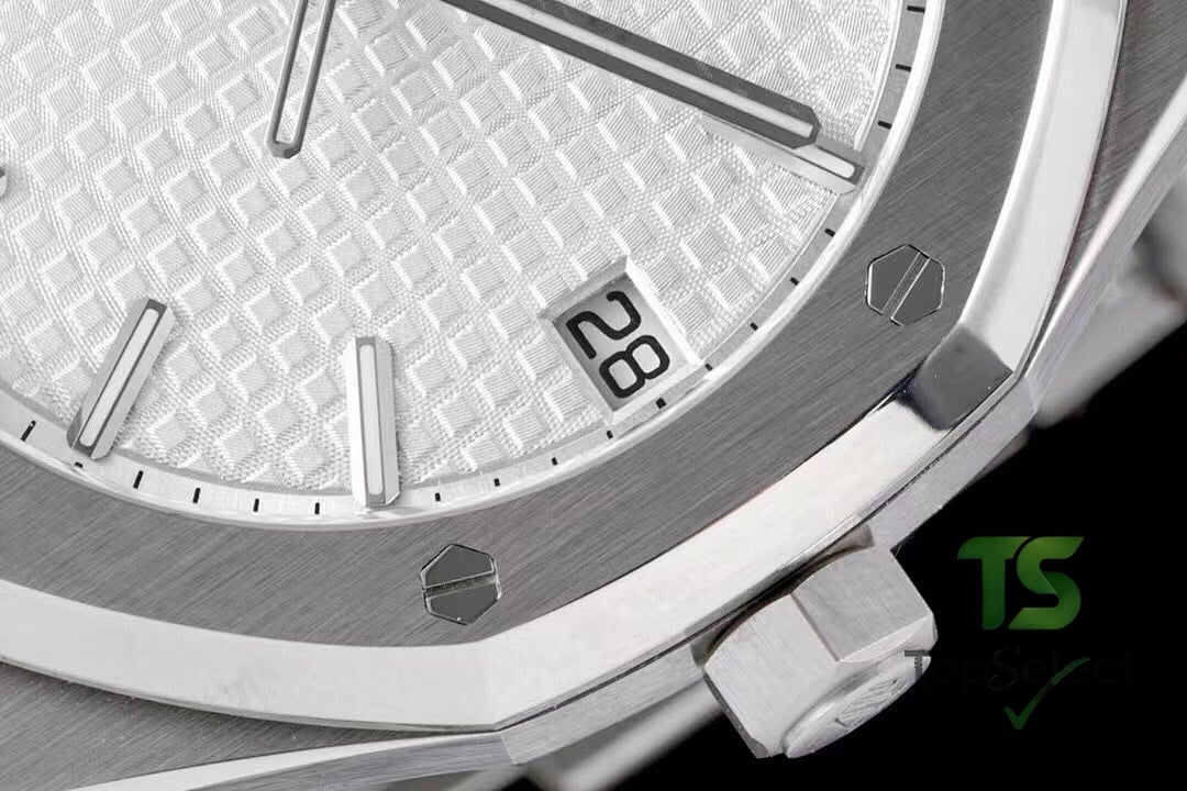 Audemars Piguet Royal Oak 15500 White Dial - 2