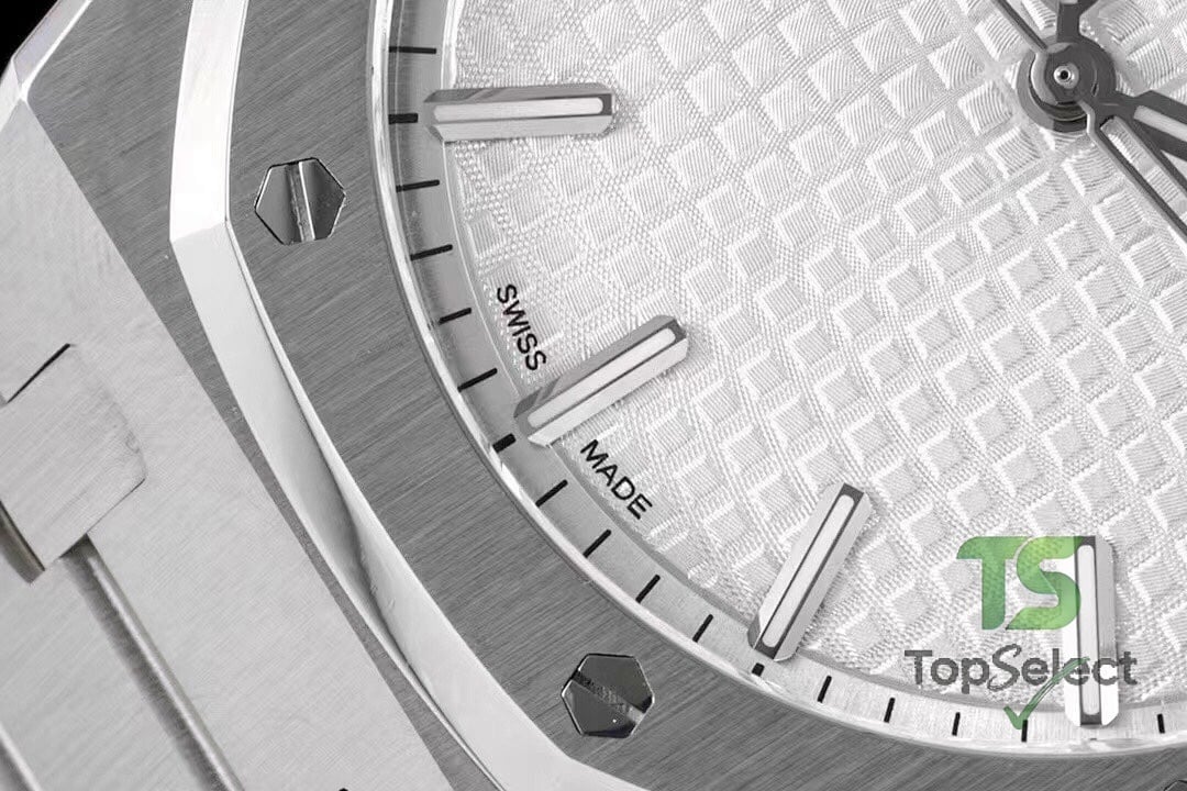Audemars Piguet Royal Oak 15500 White Dial - 4