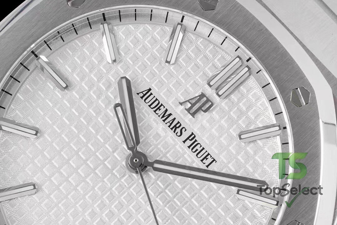 Audemars Piguet Royal Oak 15500 White Dial - 7