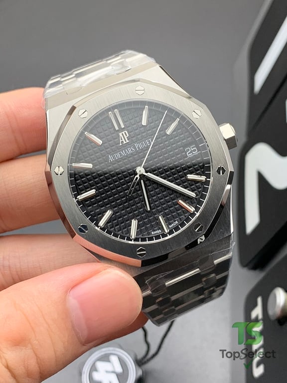 Audemars Piguet Royal Oak 15500 Black Dial - 6