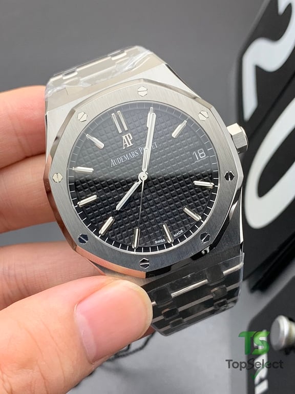 Audemars Piguet Royal Oak 15500 Black Dial - 3