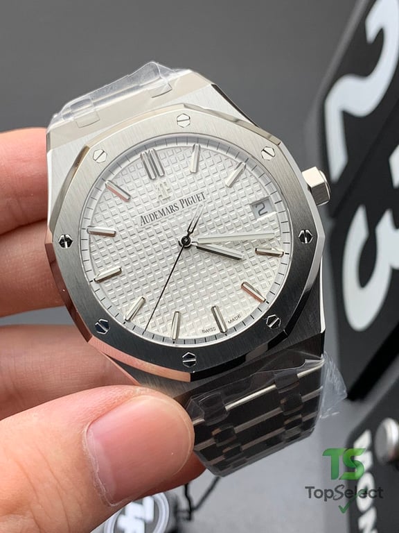 Audemars Piguet Royal Oak 15500 White Dial - 4