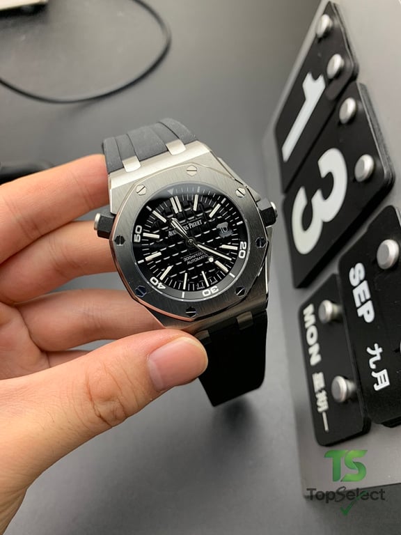 Audemars Piguet Royal Oak Offshore Diver 15703 Black - 4