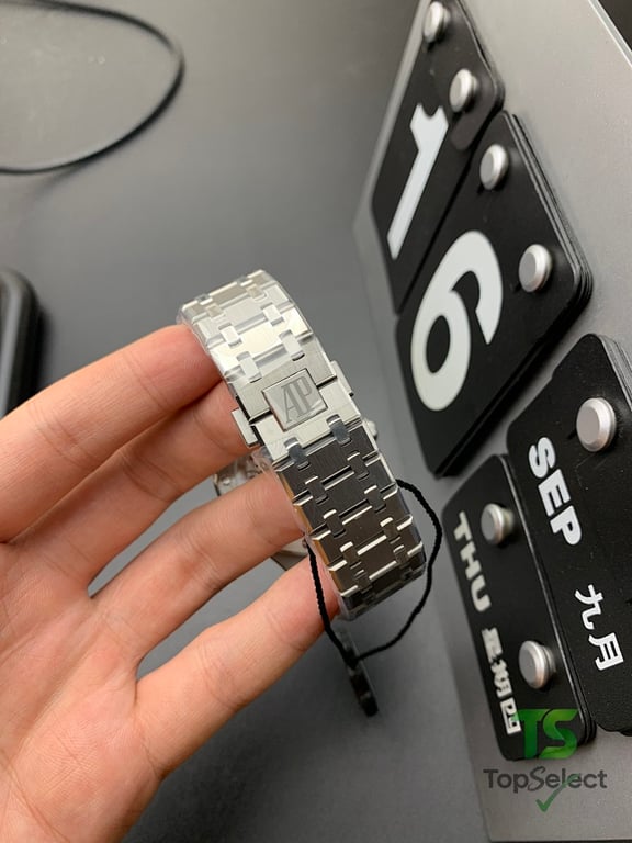 Audemars Piguet Royal Oak 15500 Grey Dial - 5