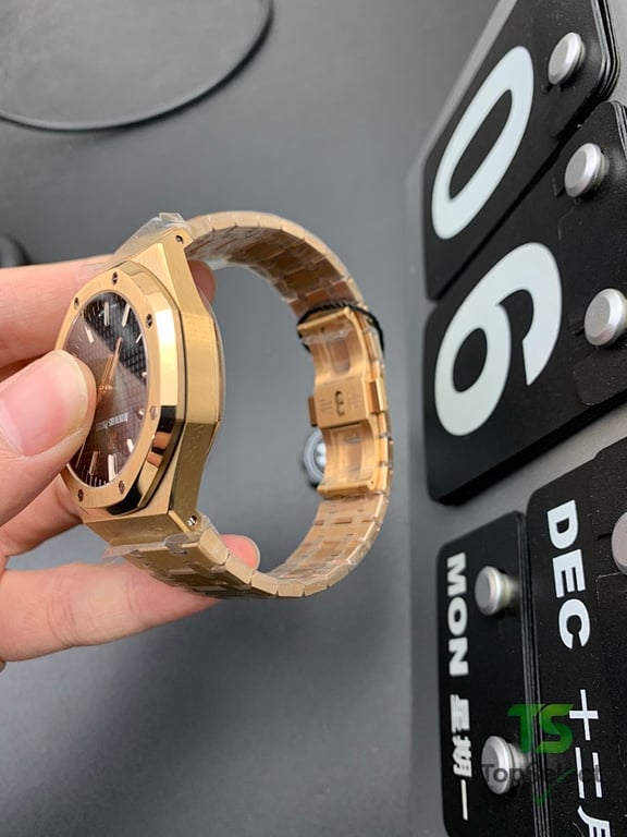 Audemars Piguet Royal Oak 15500 Rose Gold Black Dial - 4