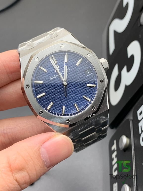 Audemars Piguet Royal Oak 15500 Blue Dial - 3