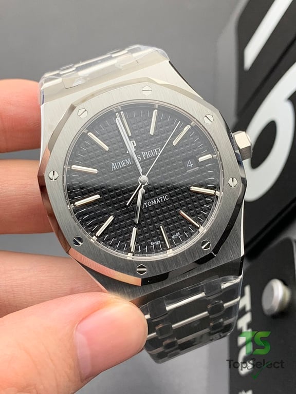 Audemars Piguet Royal Oak 15400 Black Dial - 3