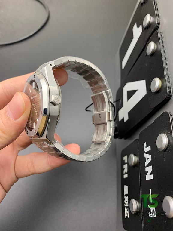 Audemars Piguet Royal Oak 15500 Gray Dial - 5