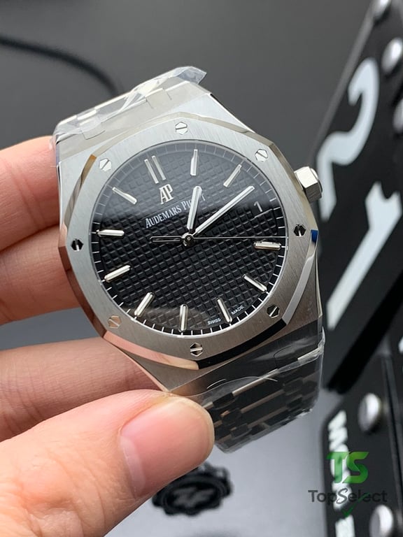 Audemars Piguet Royal Oak 15500 Black Dial - 6