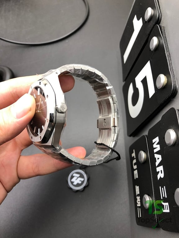 Audemars Piguet Royal Oak 15500 Black Dial - 2