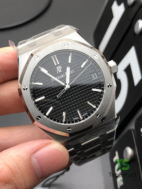 Audemars Piguet Royal Oak 15500 Black Dial - 4