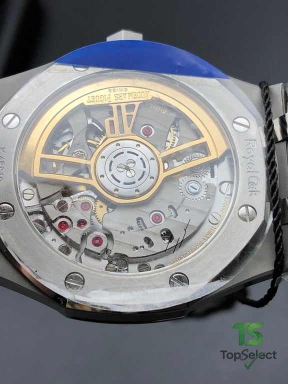 Audemars Piguet Royal Oak 15500 White Dial - 4