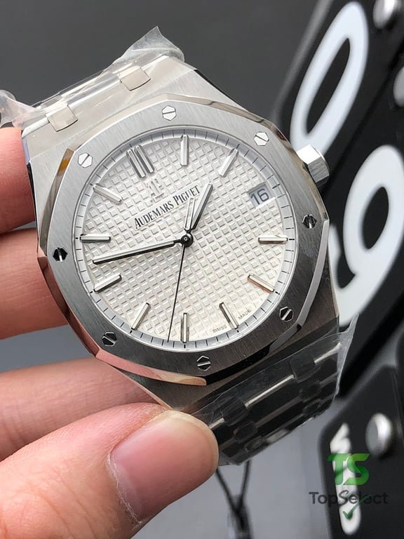 Audemars Piguet Royal Oak 15500 White Dial - 5
