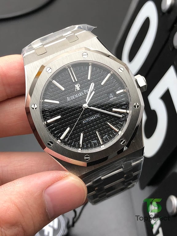 Audemars Piguet Royal Oak 15400 Black Dial - 2