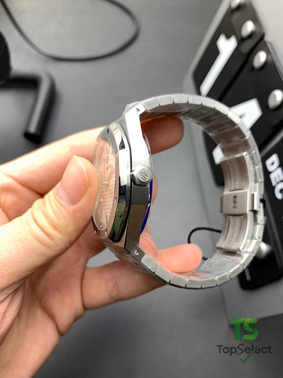 Audemars Piguet Royal Oak 15500 Silver Dial - 3