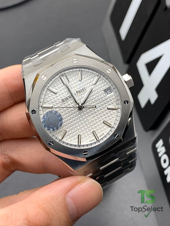 Audemars Piguet Royal Oak 15500 Silver Dial - 4