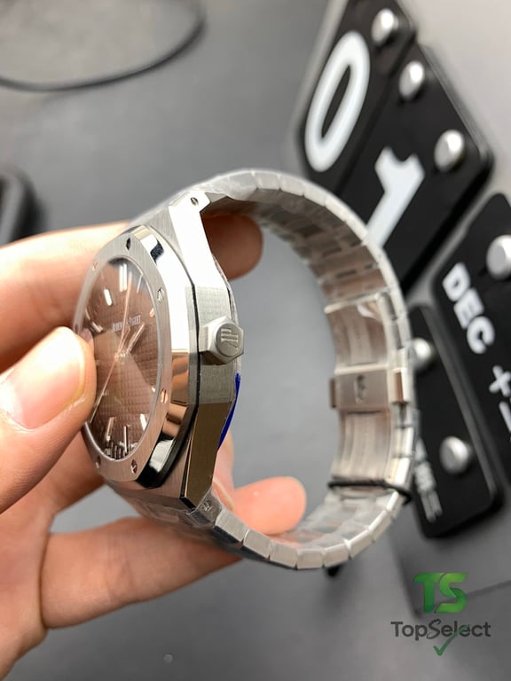 Audemars Piguet Royal Oak 15500 Gray Dial - 6