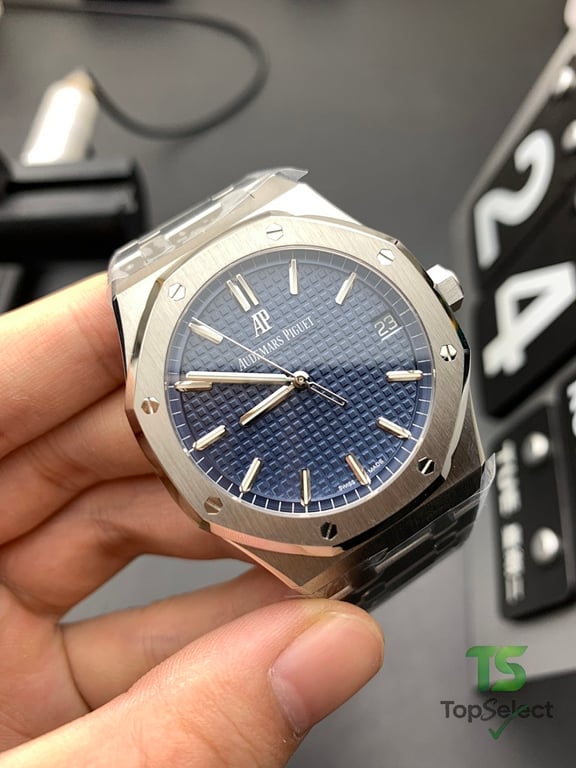 Audemars Piguet Royal Oak 15500 Blue Dial - 4