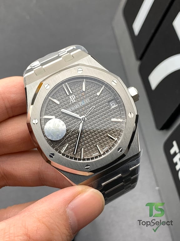 Audemars Piguet Royal Oak 15500 Grey Dial - 4