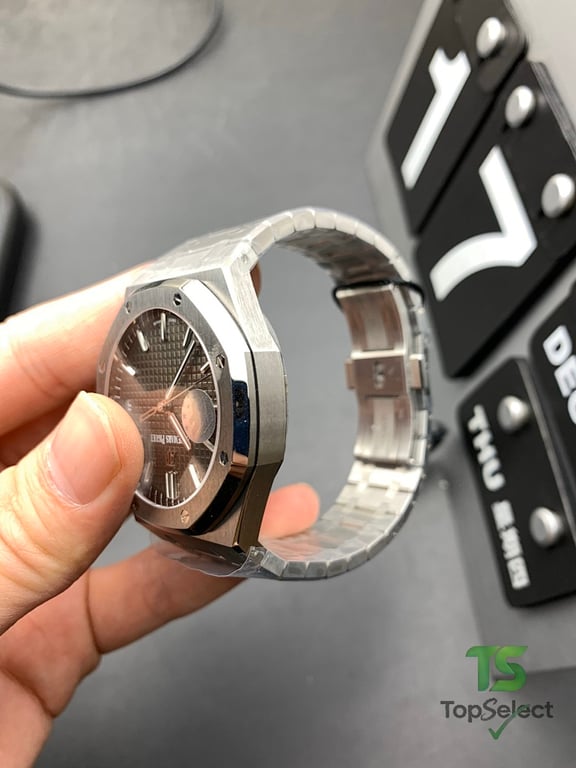 Audemars Piguet Royal Oak 15500 Grey Dial - 5
