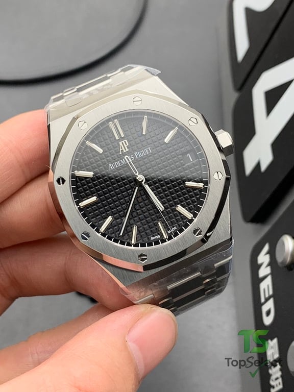 Audemars Piguet Royal Oak 15500 Black Dial - 4