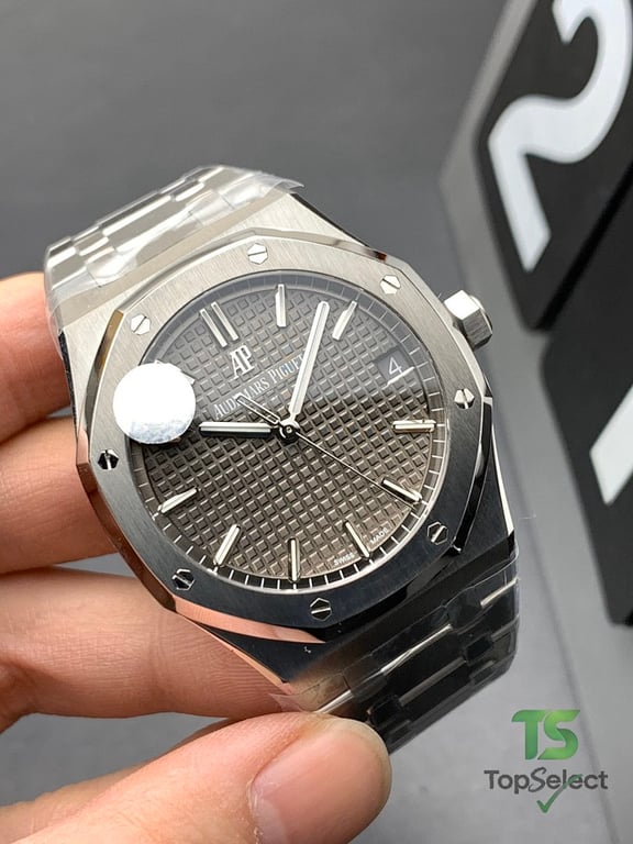 Audemars Piguet Royal Oak 15500 Grey Dial - 2
