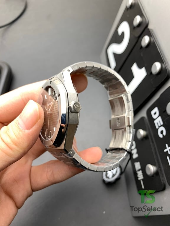 Audemars Piguet Royal Oak 15500 Grey Dial - 5