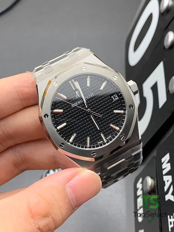 Audemars Piguet Royal Oak 15500 Black Dial - 6