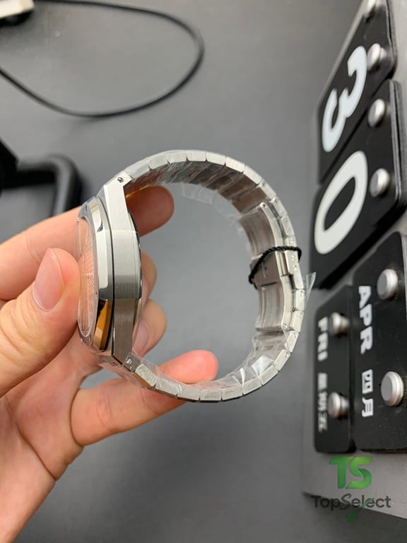Audemars Piguet Royal Oak 15500 Silver Dial - 5