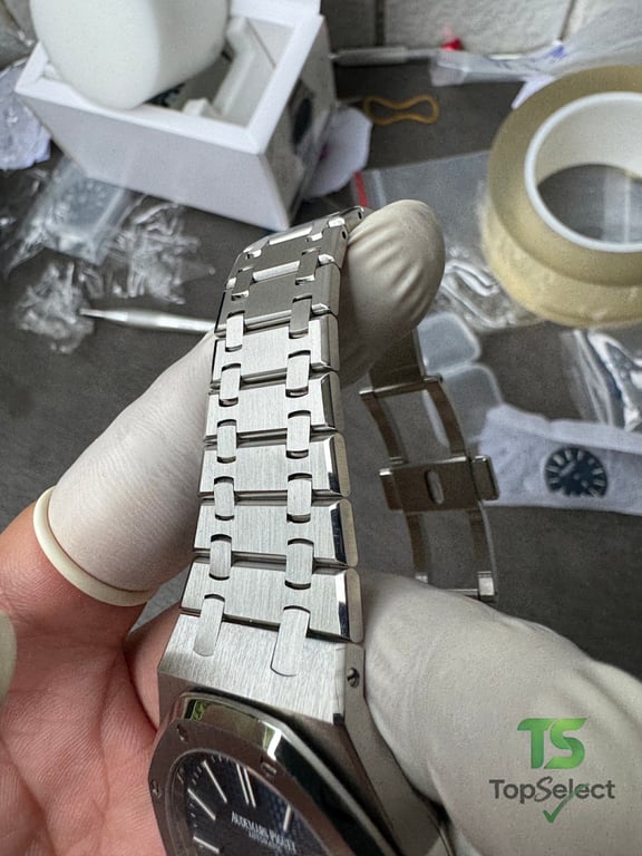 Audemars Piguet Royal Oak 15202 Blue Dial - 14