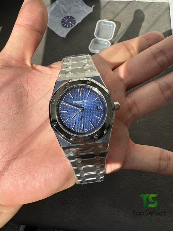 Audemars Piguet Royal Oak 15202 Blue Dial - 10