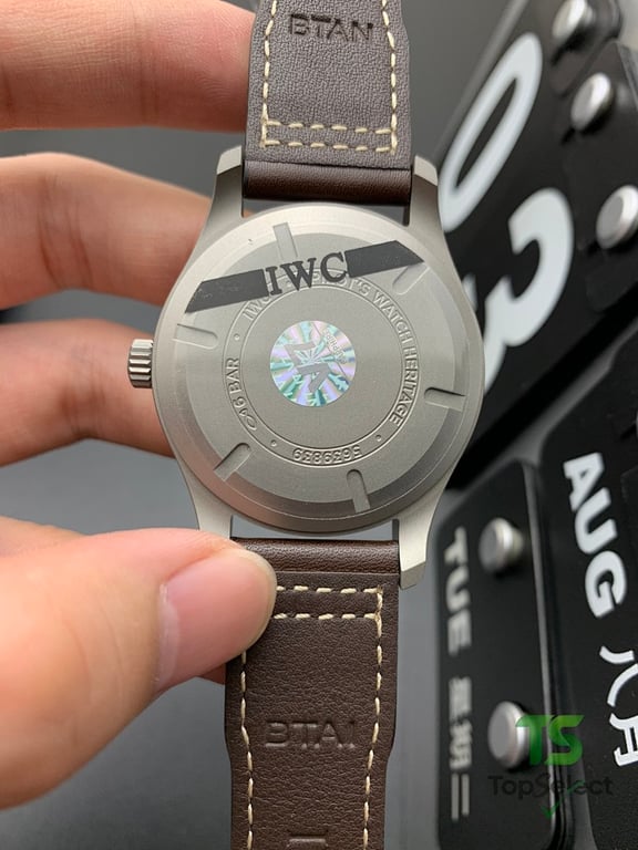 IWC Pilot's Watch Mark XVIII Heritage Titanium - 4