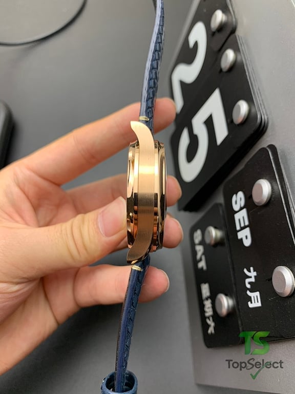 IWC Portugieser Automatic 7-Day Rose Gold Blue - 3