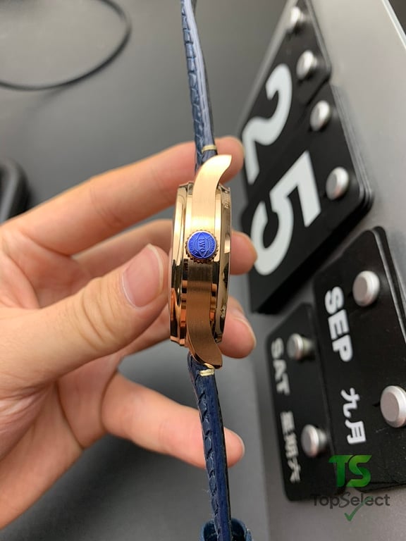 IWC Portugieser Automatic 7-Day Rose Gold Blue - 5
