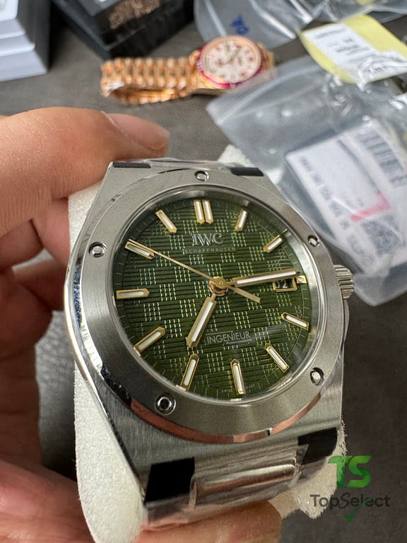 IWC Ingenieur Automatic 40 Green Dial - 13