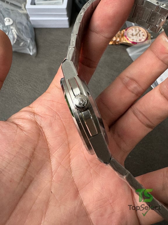 IWC Ingenieur Automatic 40 Green Dial - 25