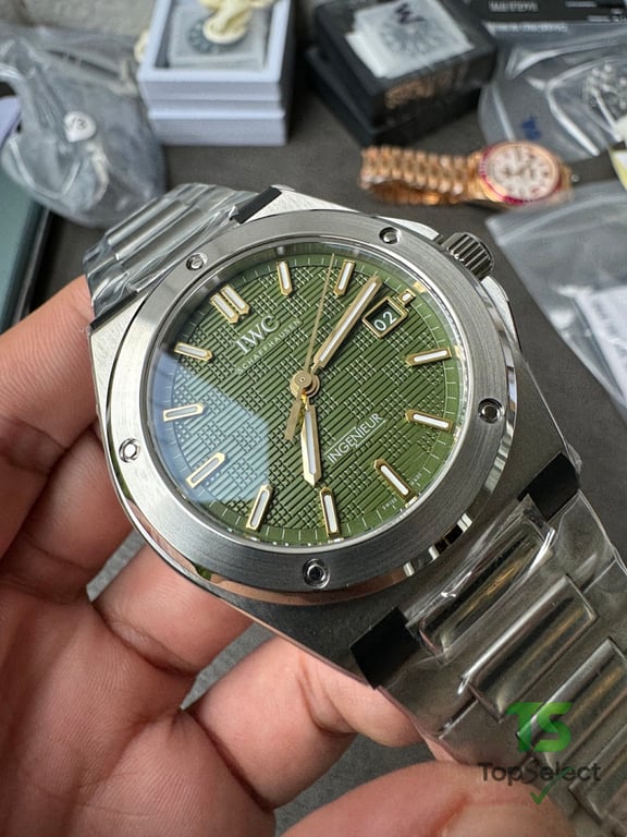 IWC Ingenieur Automatic 40 Green Dial - 4