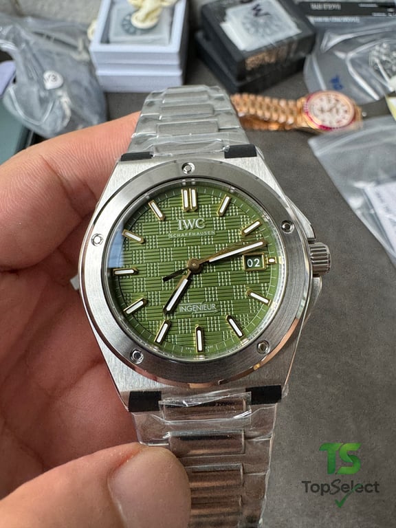 IWC Ingenieur Automatic 40 Green Dial - 5
