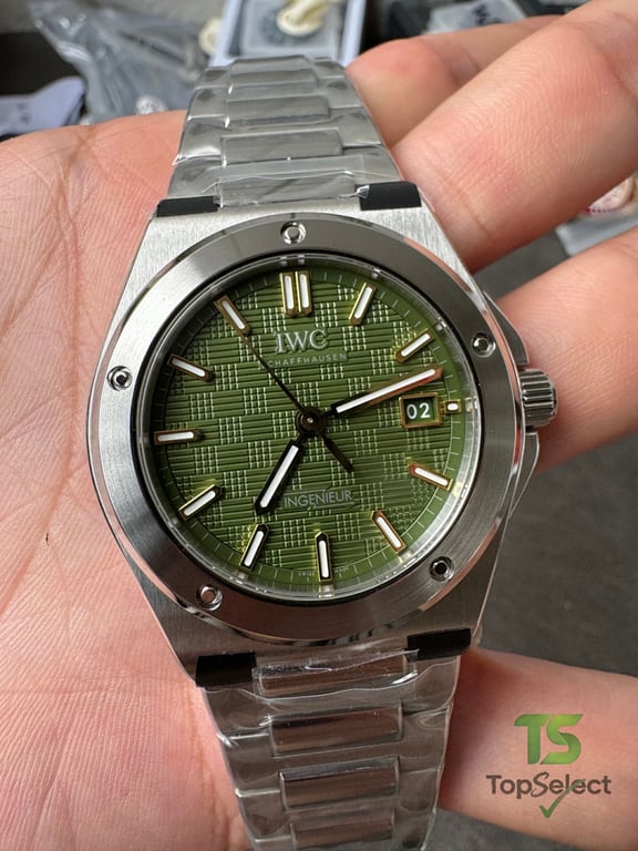 IWC Ingenieur Automatic 40 Green Dial - 9