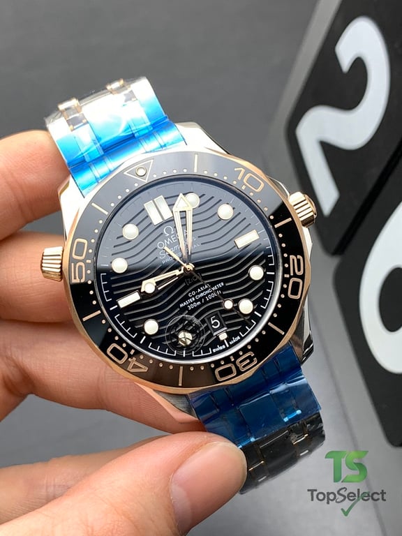Omega Seamaster Diver 300M Black Gold - 4