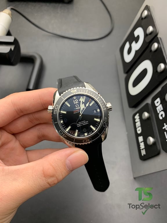 Omega Seamaster Planet Ocean 600M Black Rubber - 3