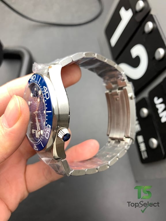 Omega Seamaster Diver 300M Blue Dial - 2
