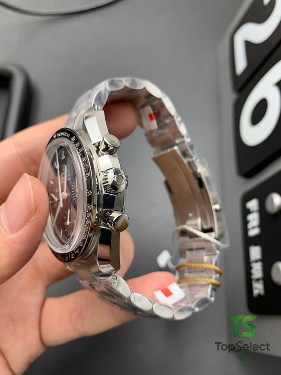 Omega Speedmaster Professional Chronograph - 5