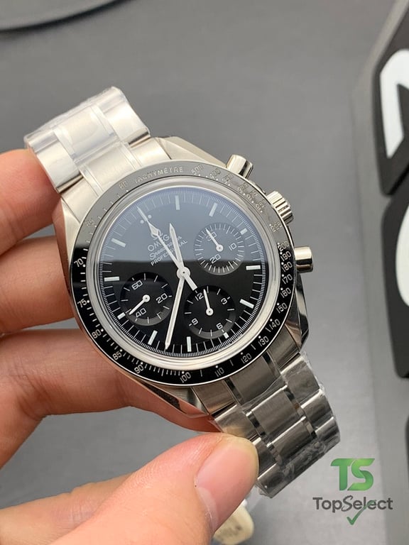 Omega Speedmaster Professional Chronograph - 6